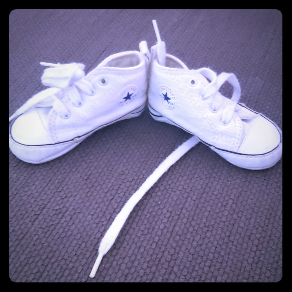 Super cute comfy white converse crib shoes